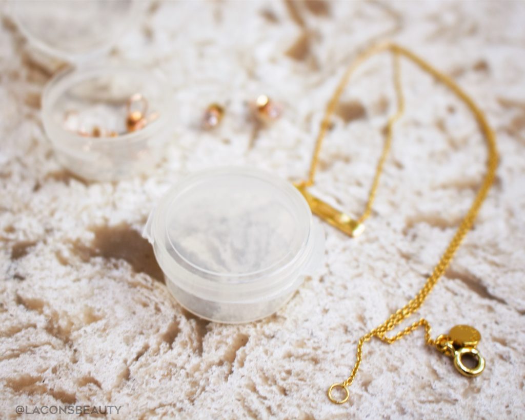 LaconsBeautyPlasticSamplingContainersSmallJewelryinContainers